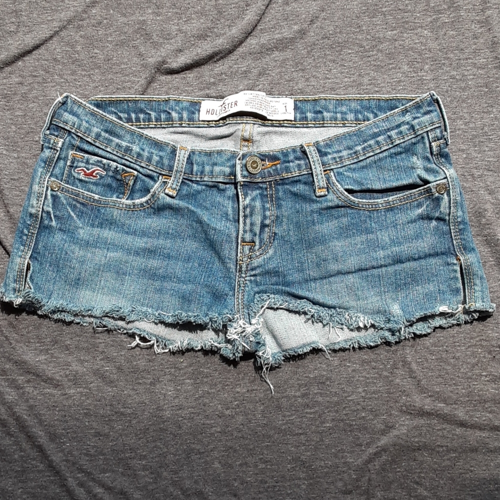 HOLLISTER JUNIORS SIZE 1 SHORTIE JEAN SHORTS